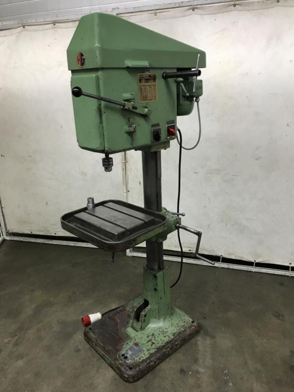 Innengewindeschneidmaschine, Gewindeschneidmaschine mit Leitpatrone