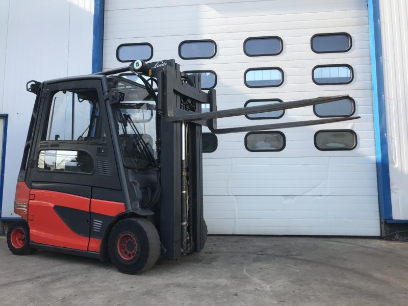 Elektro Gabelstapler Traglast 2500 kg mit Batterie aus Bj. 2019 + Ladegerät