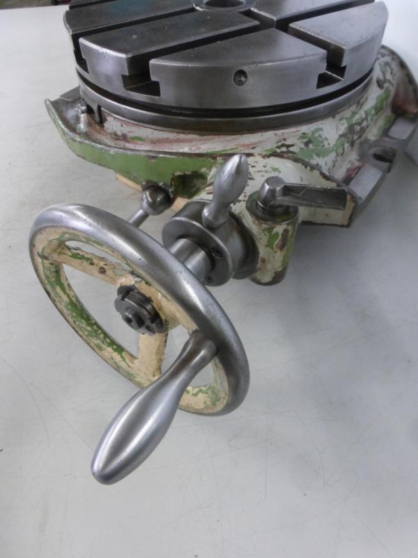 Rundteiltisch mit Kurbel und Skala am Rundtisch zum direkten Teilen