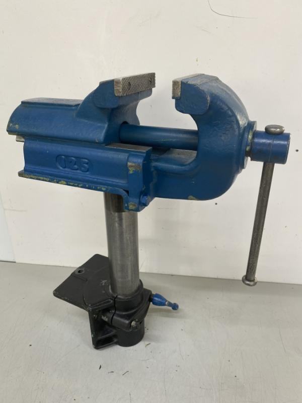 Werkbankschraubstock, Parallelschraubstock mit Schwalbenschwanzführung und Höhenverstellung