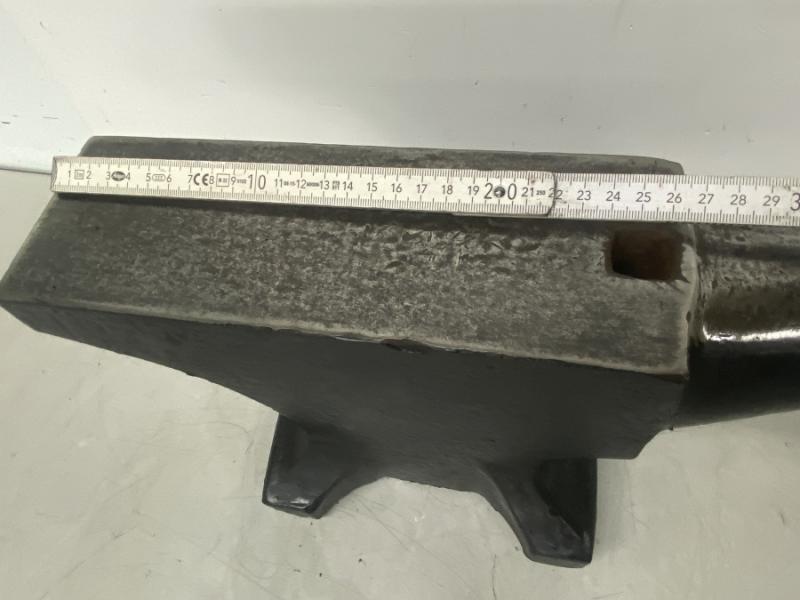 Amboss mit Rund- und Rechteckhorn Einheitsamboss, Böhmische Form