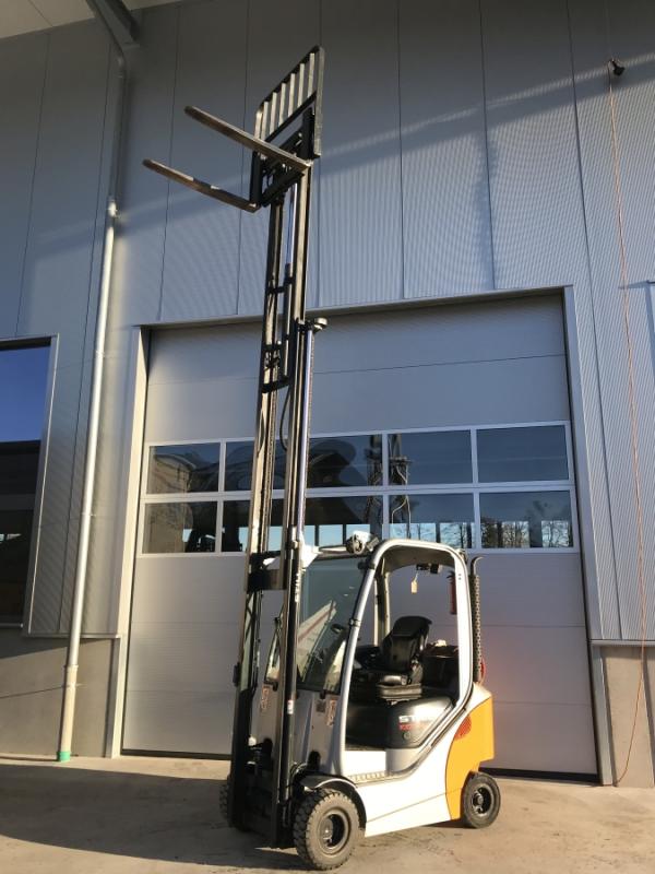 Treibgas-Stapler, Traglast 1600 kg, Gas-Gabelstapler im guten Zustand, technisch einwandfrei