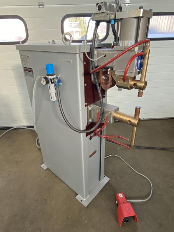 Punktschweißmaschine, Buckelschweißmaschine