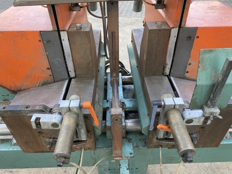 NC Doppelgehrungssäge mit 2 Sägeaggregaten für ALU, Buntmetalle und Kunsstoffe - DEFEKT