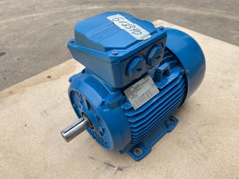 Drehstrom Elektromotor 4 kW Drehstrommotor Kraftstrommotor, E-Motor, Käfigläufer, Asynchronmotor Drehstrom Elektromotor 4 kW Drehstrommotor Kraftstrommotor, E-Motor, Käfigläufer, Asynchronmotor