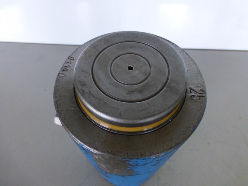 Einfachwirkender Hydraulikzylinder mit Federrückzug, Hydraulikstempel, Lukaszylinder, Maschinenheber