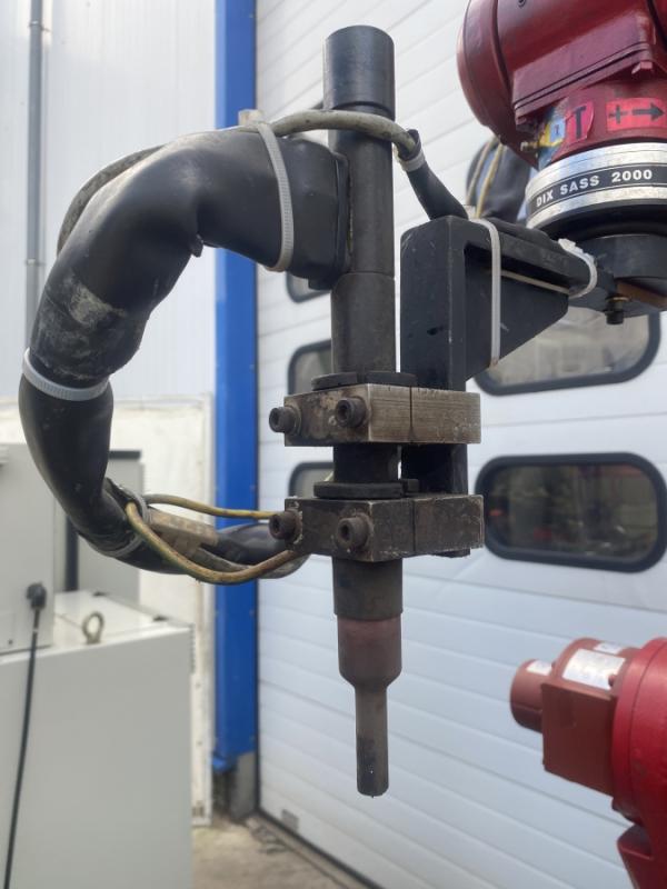 Schweißzelle mit 6-Achsen Industrieroboter, Schweißroboter