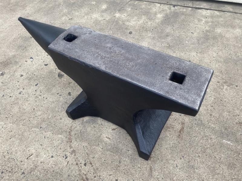 Amboss mit Rund- und Rechteckhorn 195 kg - Einheitsamboss, Böhmische Form
