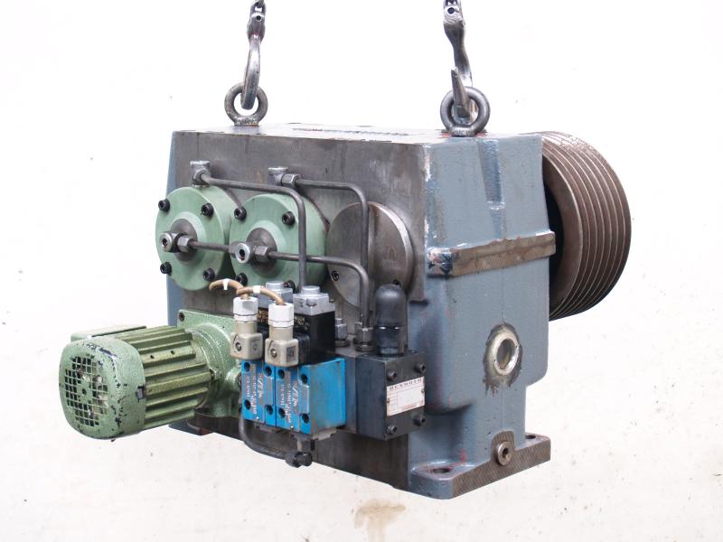 Hydraulisch schaltbares Getriebe für Drehrichtungswechsel