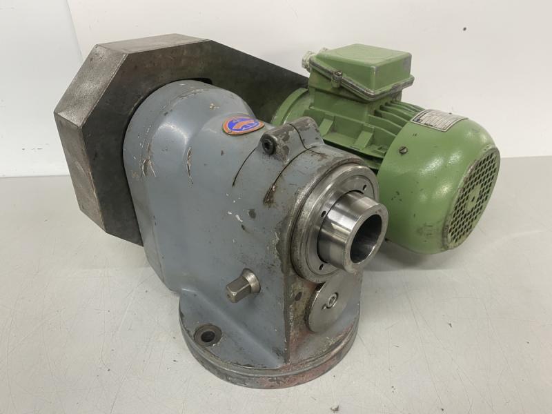 Vertikalfräskopf mit Pinolhub, Fräskopf mit Motorantrieb und MK5