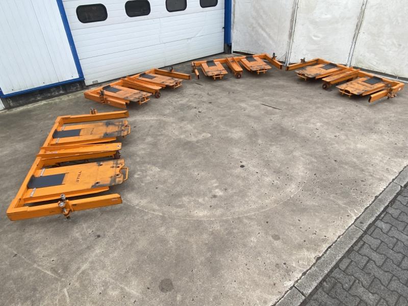 Routenzug mit 4 Stück Liftrunner- Routenwagen STILL, Anhänger, Transportwagen, Plattformwagen