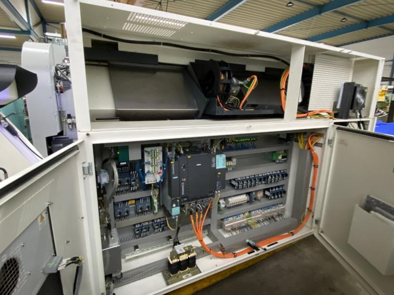 CNC Drehmaschine mit angetriebenen Werkzeugstationen