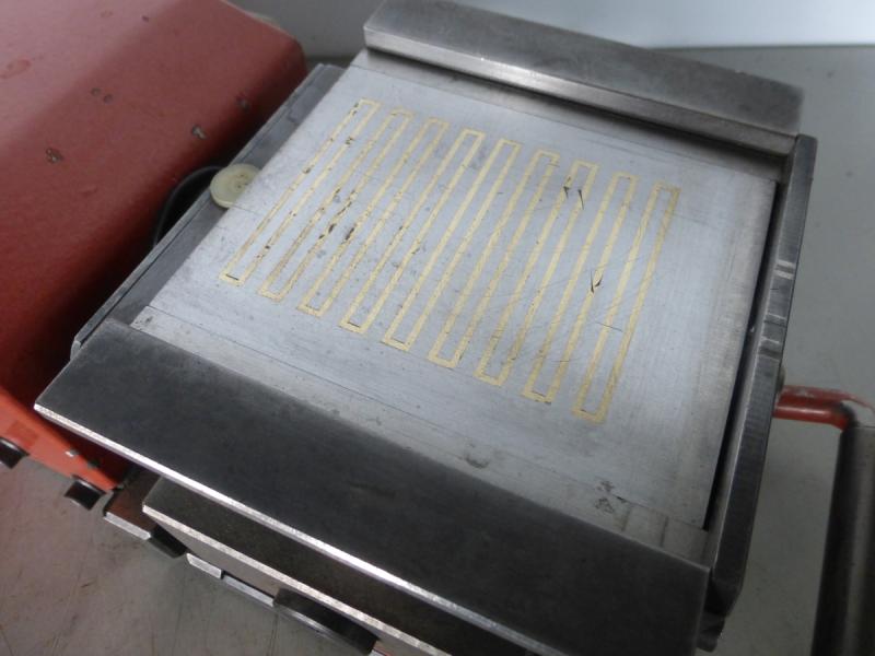 Hinterschleifgerät mit Permanentmagnetspannplatte