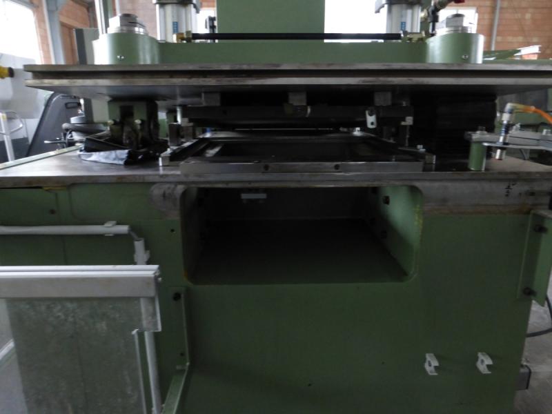 Rahmenstanze - Flachbettstanze mit Vorschub für den Einsatz von Bandmesser Stanzwerkzeugen