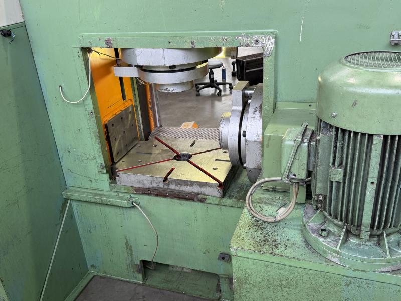 Doppelständer - Hydraulikpresse mit zusätzlichen Seitenzylinder Vertikal + Horizontal je 100 ton.