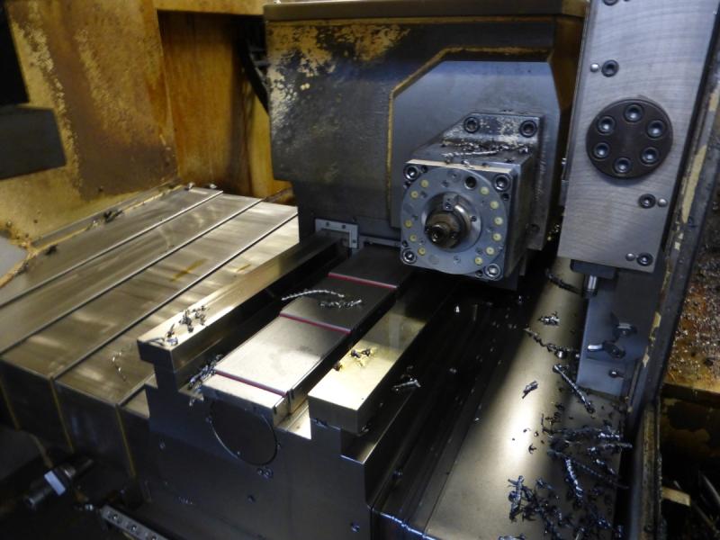 Horizontal Bearbeitungszentrum mit Palettenwechsler, Maschine nicht beriebsbereit - DEFEKT