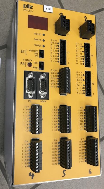 Reparaturbedürftige SPS Speicherprogramierbare Steuerung Sicherheitssteuerung PILZ