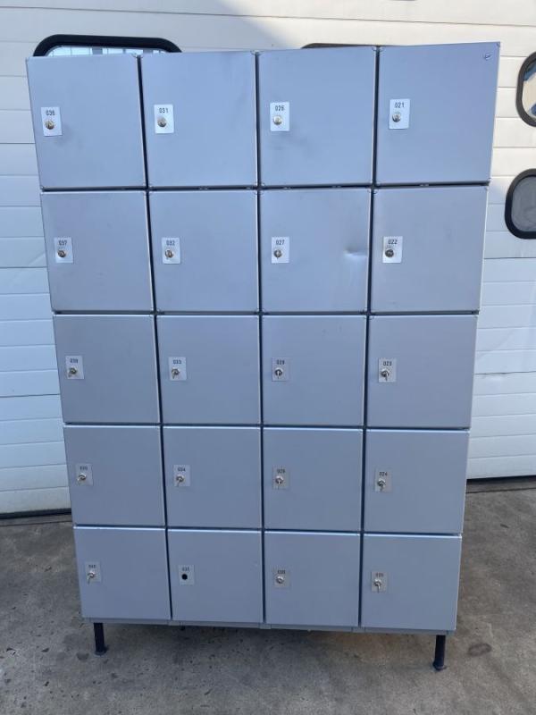 Schließfachschrank, Fächerschrank mit 20 Einzelschließfächern