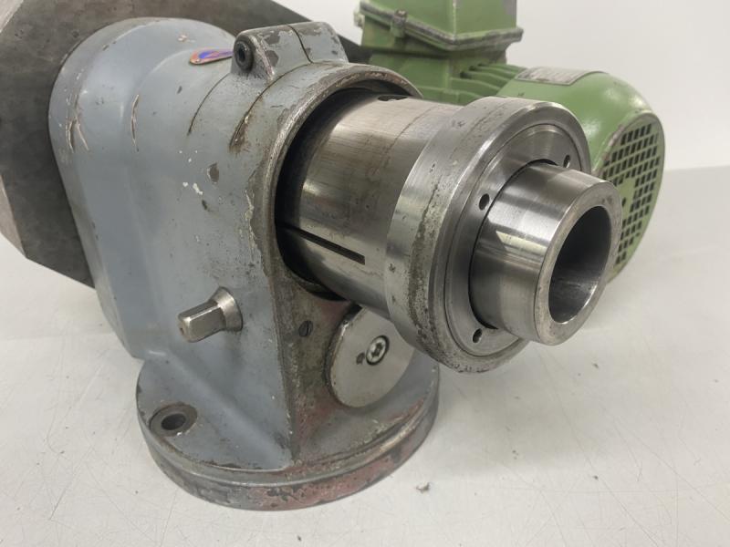 Vertikalfräskopf mit Pinolhub, Fräskopf mit Motorantrieb und MK5