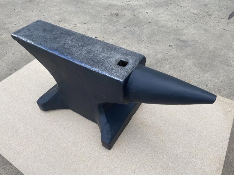 Amboss mit Rund- und Rechteckhorn, Einheitsamboss, Böhmische Form