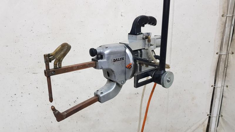 Punktschweißzange mit Steuerung DALEX RS 17 und Balancer