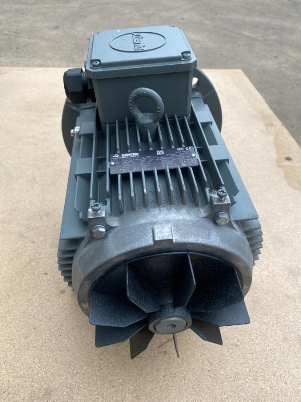 Drehstrom Elektromotor 3 kW Drehstrommotor Kraftstrommotor, E-Motor, Käfigläufer, Asynchronmotor Drehstrom Elektromotor 3 kW Drehstrommotor Kraftstrommotor, E-Motor, Käfigläufer, Asynchronmotor