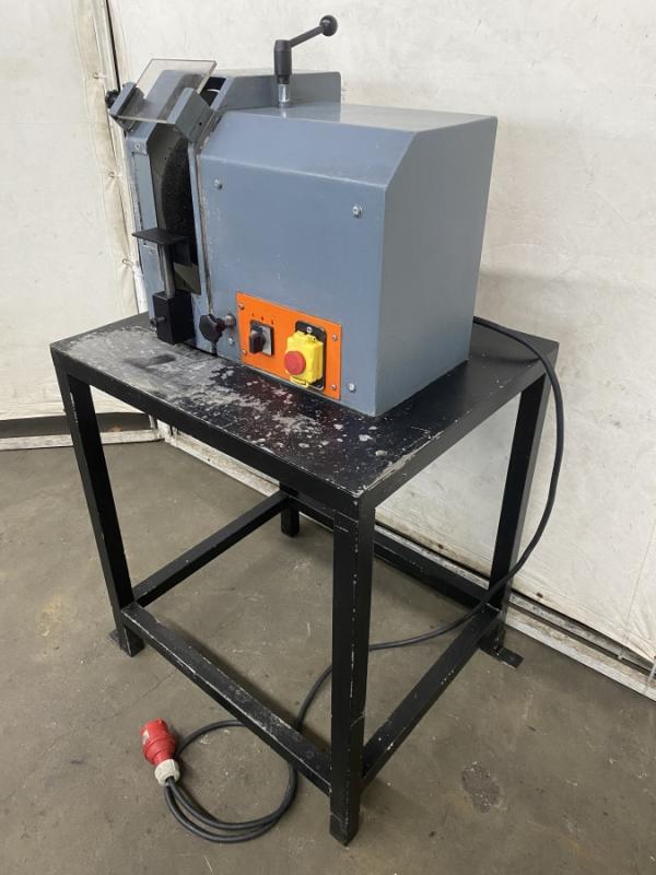 Bürstenentgratmaschine