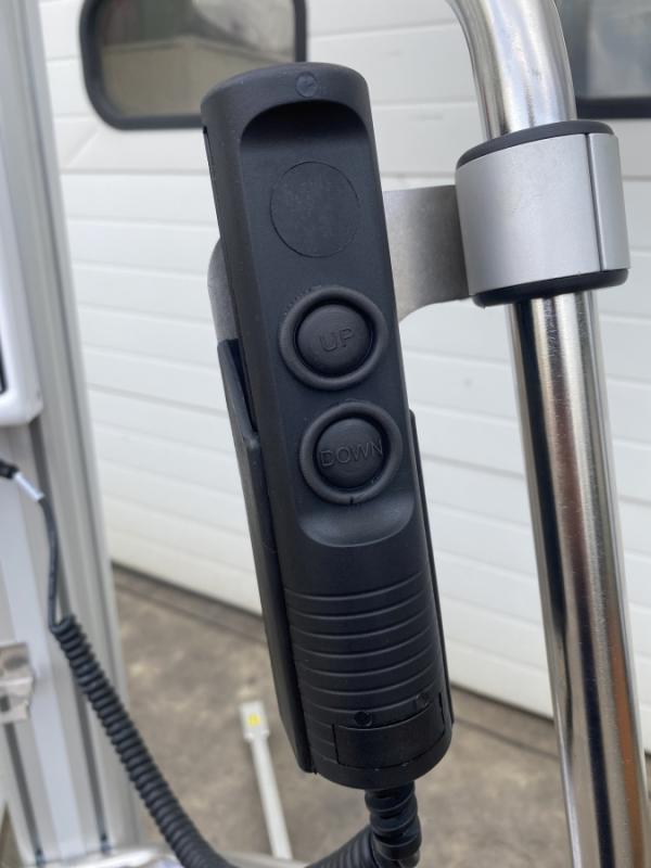 Elektro Ladelift - Mobilift für die ergonomische Handhabung kleiner Lasten bis max. 140 kg