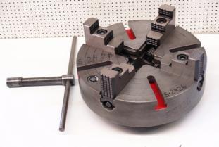 Planscheibe mit 4 einzeln verstellbaren Spannbacken