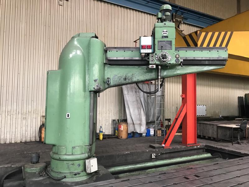 Radialbohrmaschine MK6, mit Plattenfeld 8000 x 2100 mm