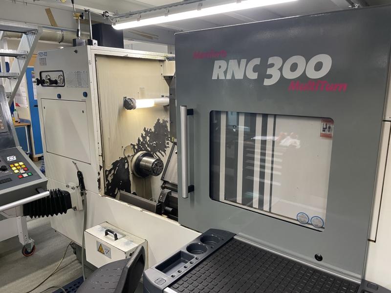 CNC Drehmaschine mit angetriebenen Werkzeugen und Y-Achse,  CNC-Steuerung FANUC Series 18i-TB