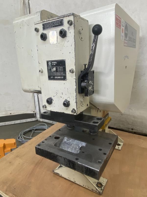 Lochstanze, Exzenterstanze