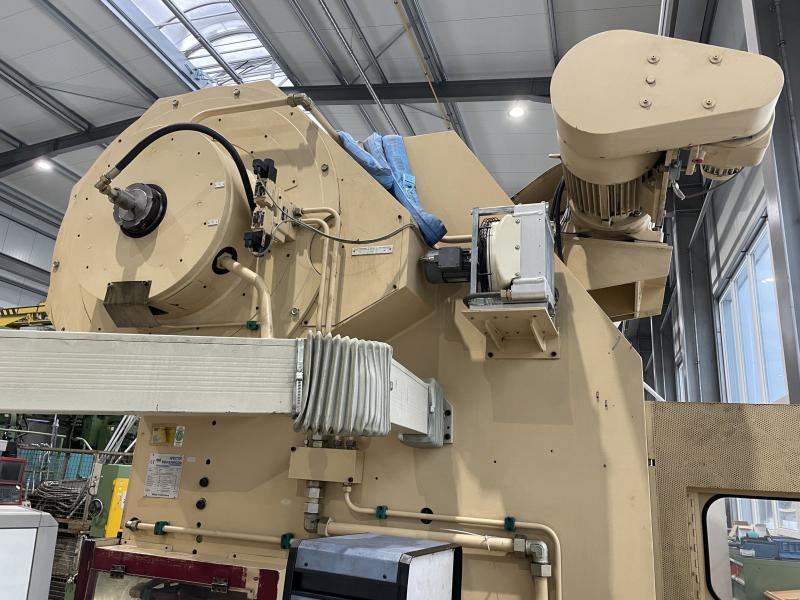 Einständer - Exzenterpresse mit Walzenvorschub MABU