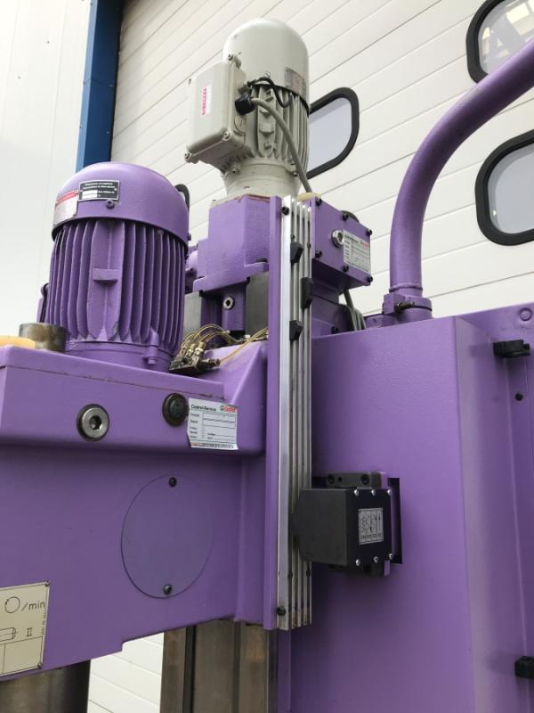 Hochleistungs - Bohrmaschine, Produktions Bohrmaschine mit SK40-M16