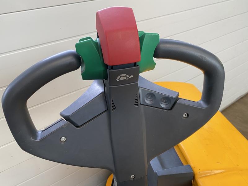 Elektro-Gehstapler, Niederflurhubwagen, Ameise, Deichselstapler