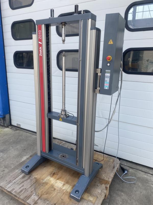 Statische Materialprüfmaschine Universalprüfmaschine AllroundLine mit zwei Prüfräumen