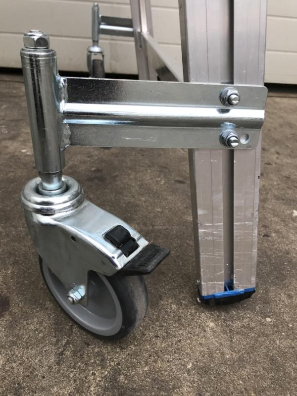 Fahrbare Podestleiter, ALU Plattformtreppe 7 Stufen + Podest