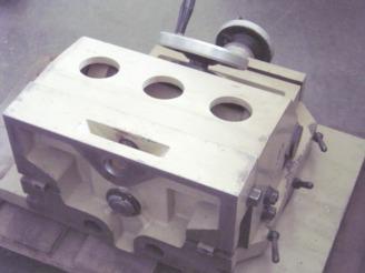 Universal Schwenk- Kipp- Drehtisch, Aufspanntisch von einer Fräsmaschine