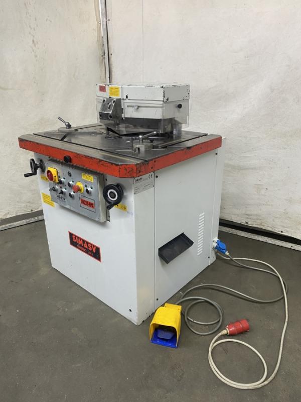 Hydr. Ausklinkmaschine mit Winkelverstellung