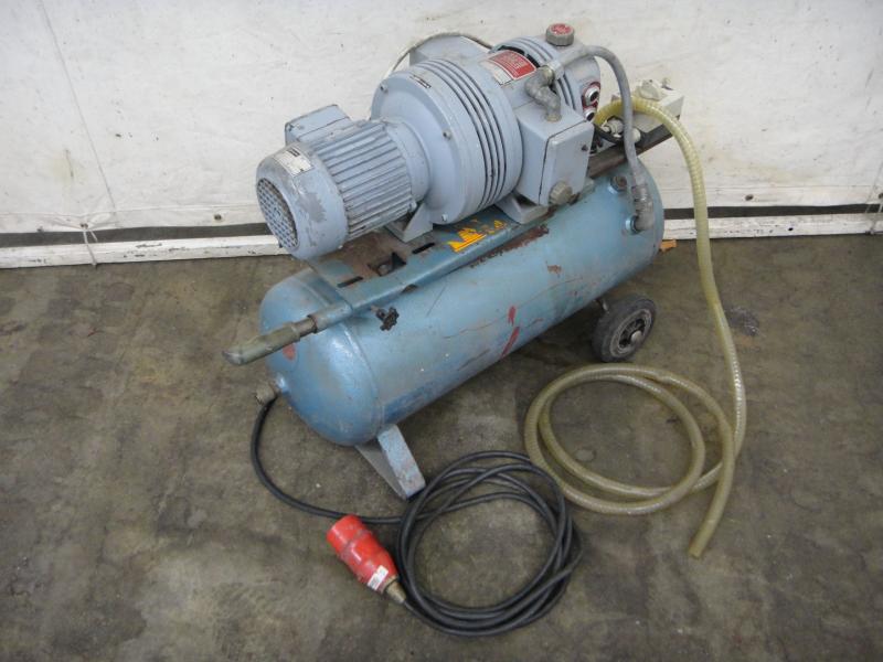 Vakuumpumpe mit Kessel