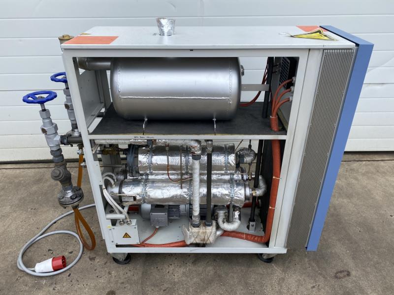 Universal Temperiergerät Oil Advanced mit Elektroheizung und Anschlüssen für Fremdkühlung