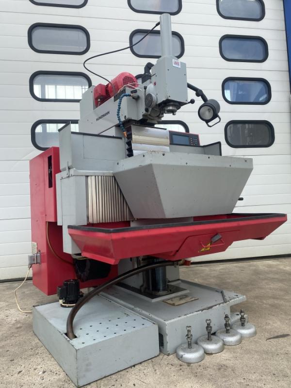 Univ. NC Werkzeugfräsmaschine mit Heidenhain TNC 124