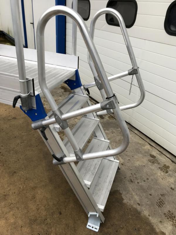 Stationäre Podestleiter, Plattformtreppe, Aluleiter, Überstieg