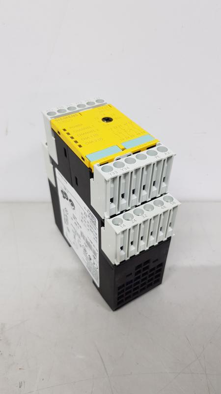 Sicherheitsrelais, Safety Relay, Not-Aus Relais, Sicherheitsschaltgerät