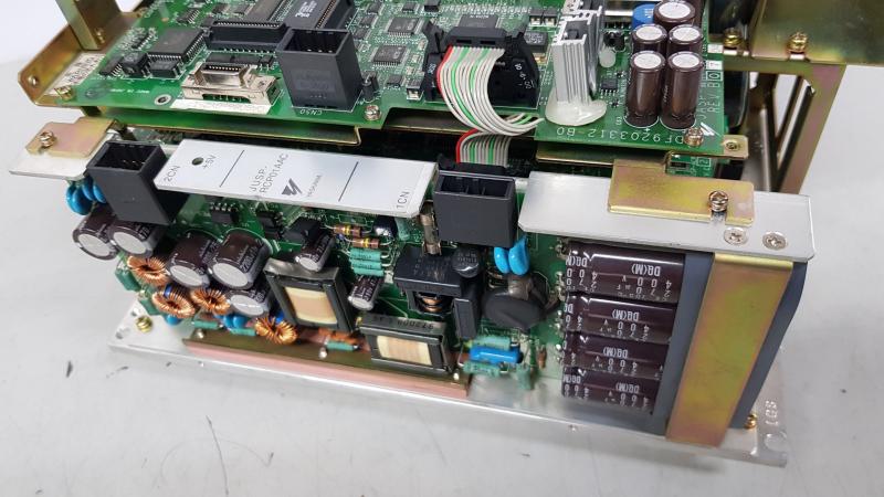 6 Achsen Roboter Servo Controller,Antrieb, Motion Control, Servopack, Servo Unit für YASNAC XRC UP6