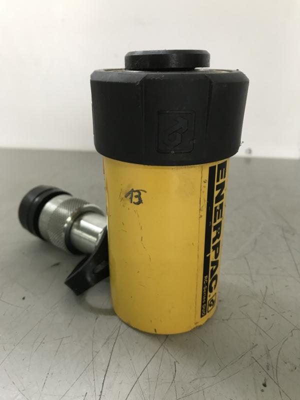 Einfachwirkender Hydraulikzylinder mit Federrückzug, Hydraulikstempel Hublast: 10 ton. 