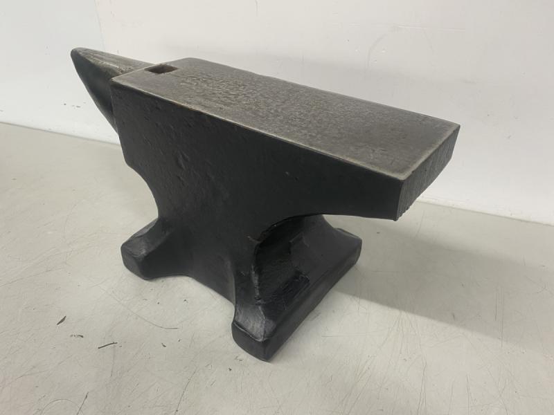 Amboss mit Rund- und Rechteckhorn Einheitsamboss, Böhmische Form