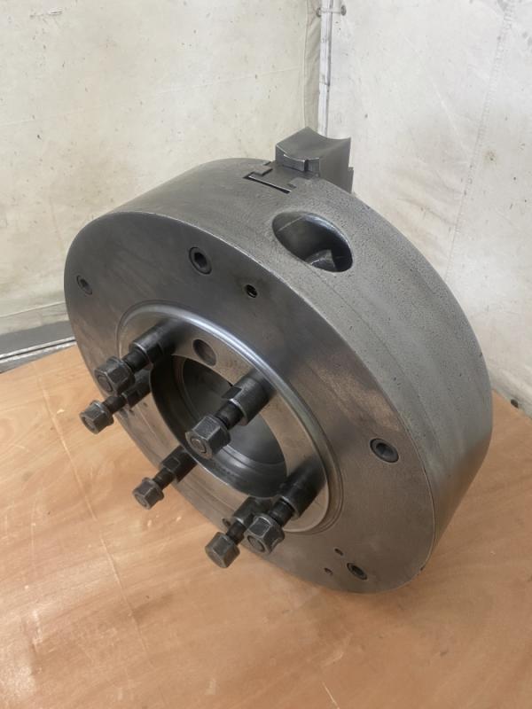 3-Backen Planspiral-Drehfutter Ø 500 mm, mit Kurzkegel DIN 55027 Gr. 11  + 6 Backensätze