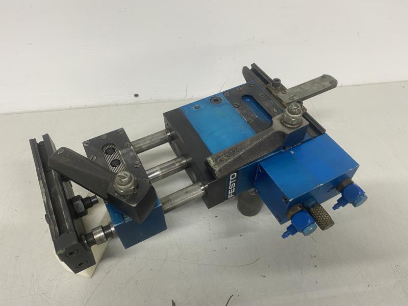 Pneumatischer Zangenvorschub, Bandvorschub - Ersatzteilspender - Andruckplatte (Kolben) fehlt