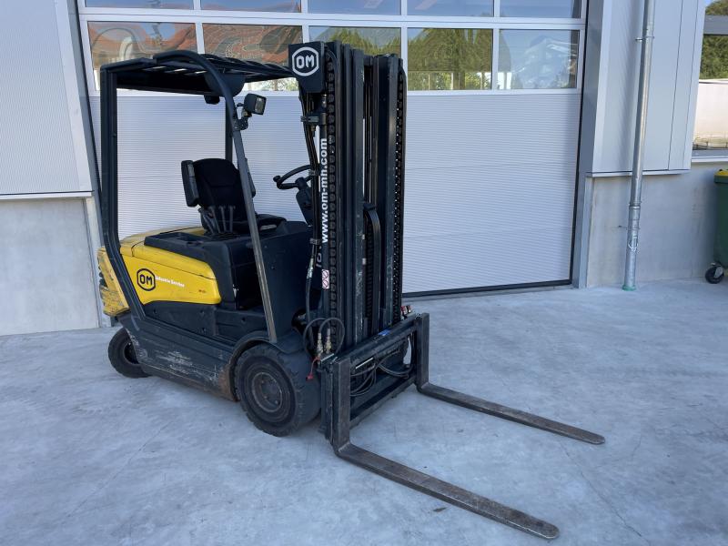 Elektro Gabelstapler Traglast 2500 kg, Hubhöhe 4340 mm mit Batterie aus Bj. 2022 + Ladegerät